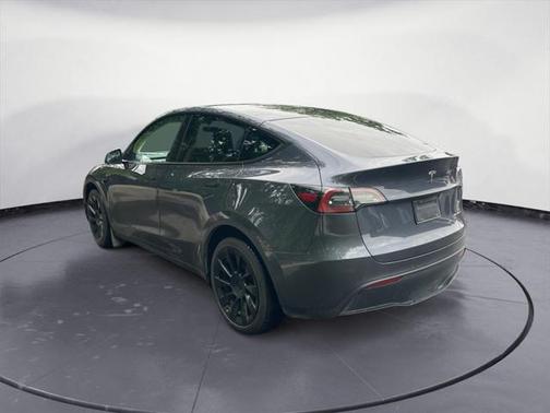 2022 Tesla Model Y Long Range Dual Motor All-Wheel Drive