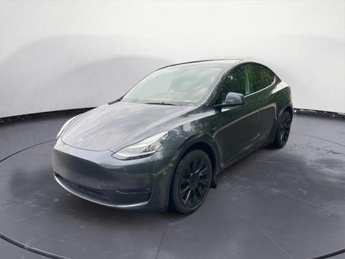 2022 Tesla Model Y Long Range Dual Motor All-Wheel Drive