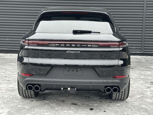 Chromite Black Metallic 2026 Porsche Cayenne Cayenne