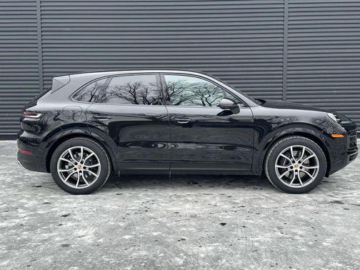 Chromite Black Metallic 2026 Porsche Cayenne Cayenne