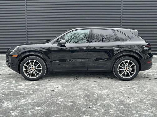 Chromite Black Metallic 2026 Porsche Cayenne Cayenne