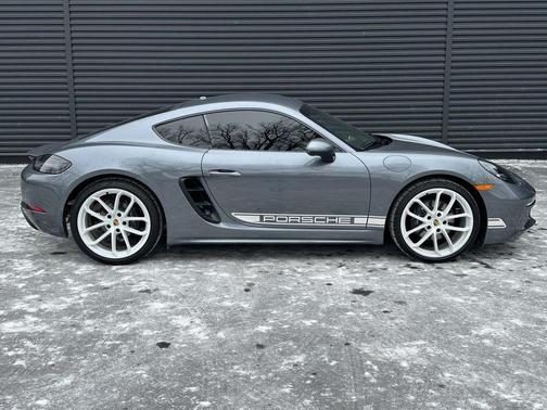 2025 Porsche 718 Cayman 