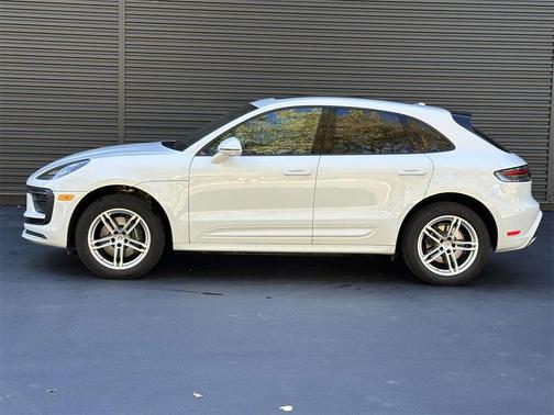 2025 Porsche Macan 