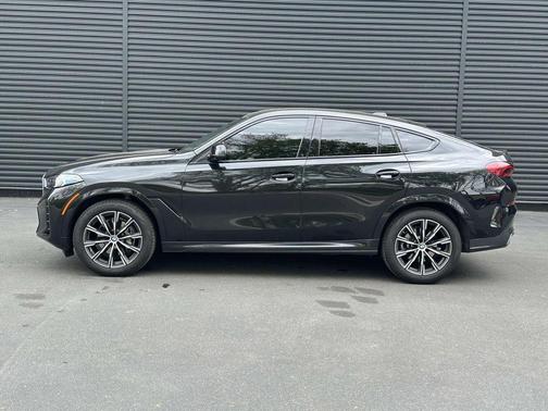 Black Sapphire Metallic 2025 BMW X6 xDrive40i