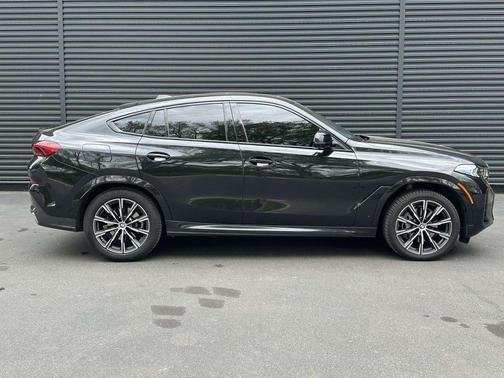 Black Sapphire Metallic 2025 BMW X6 xDrive40i