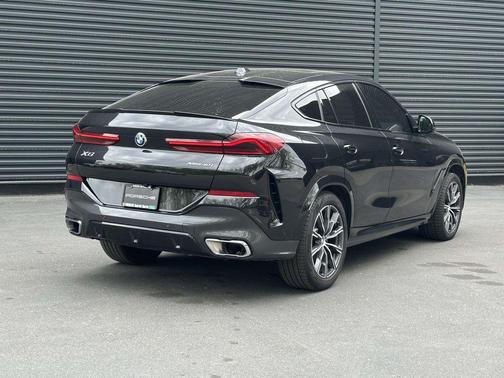 Black Sapphire Metallic 2025 BMW X6 xDrive40i