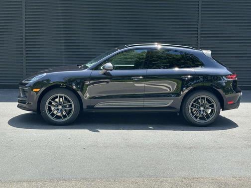 Jet Black 2026 Porsche Macan Macan