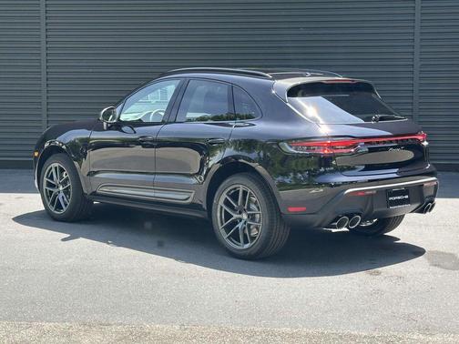 Jet Black 2026 Porsche Macan Macan