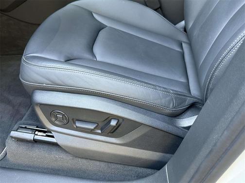 2025 Audi Q7 45 Premium Plus