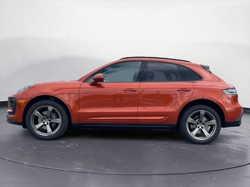 2022 Porsche Macan Base