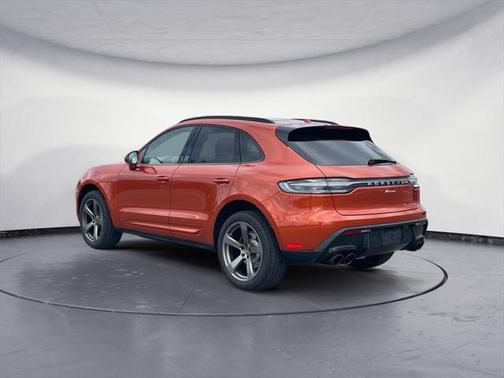 2022 Porsche Macan Base