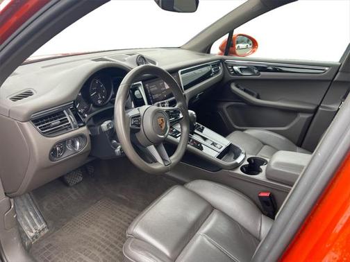 2022 Porsche Macan Base