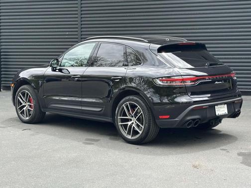 Black 2022 Porsche Macan Macan