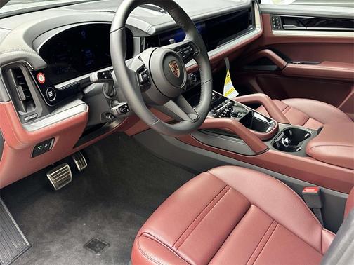 2025 Porsche Cayenne S