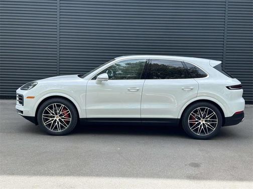 2025 Porsche Cayenne S