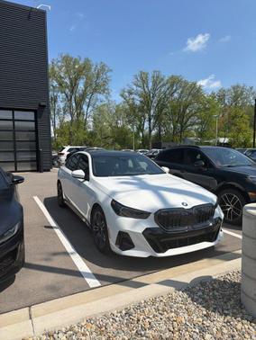 Alpine White 2024 BMW 540 xDrive