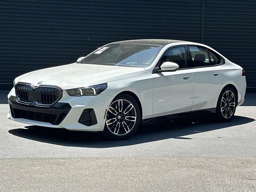Alpine White 2024 BMW 540 xDrive