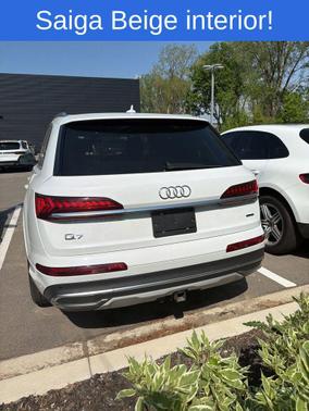 Glacier White Metallic 2021 Audi Q7 55 Prestige