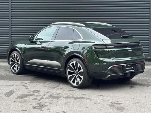 2024 Porsche Macan Turbo