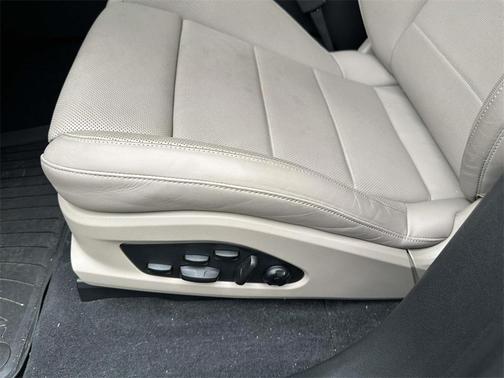 2024 Porsche Macan Turbo