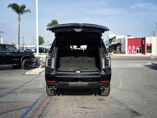 Black 2026 Chevrolet Suburban Z71, 4WD