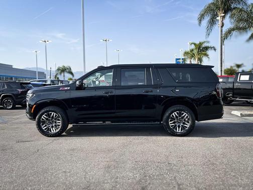 Black 2026 Chevrolet Suburban Z71, 4WD