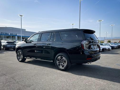 Black 2026 Chevrolet Suburban Z71, 4WD