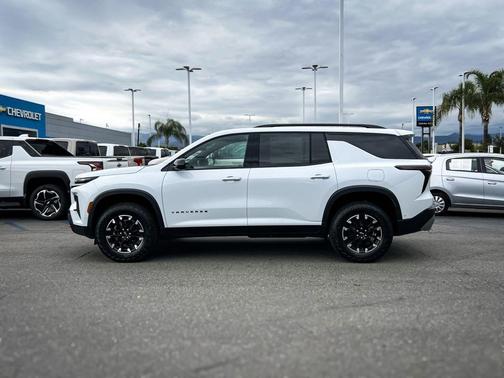 Polar White 2026 Chevrolet Traverse AWD Z71