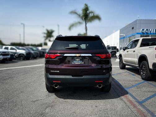 Black Cherry Metallic 2023 Chevrolet Traverse LT Cloth