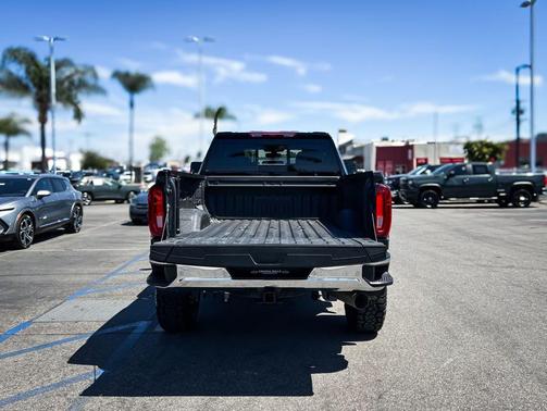 Onyx Black 2022 GMC Sierra 3500 SLT