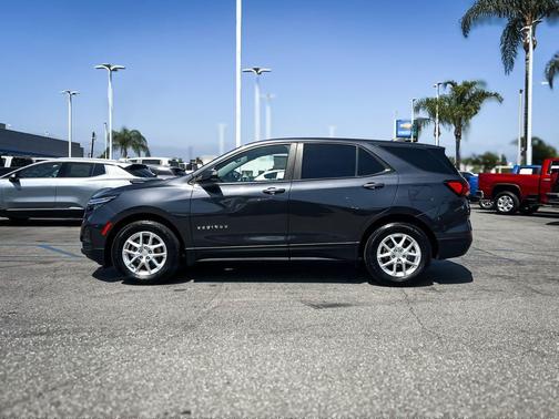 Iron Gray Metallic 2022 Chevrolet Equinox LS