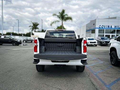 Summit White 2026 Chevrolet Silverado 1500 RST