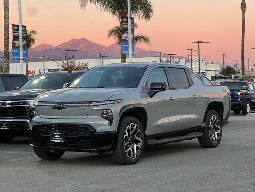 2025 Chevrolet Silverado EV RST