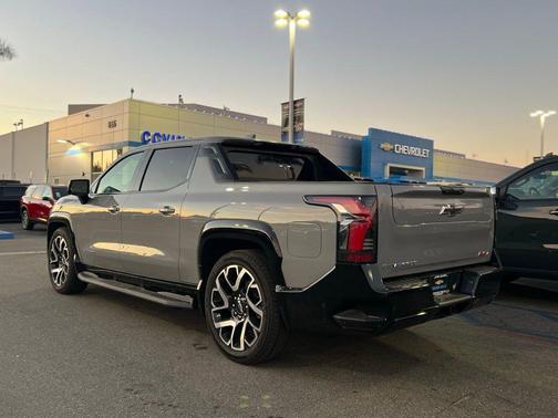 2025 Chevrolet Silverado EV RST
