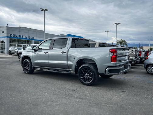 Sterling Gray Metallic 2026 Chevrolet Silverado 1500 Custom