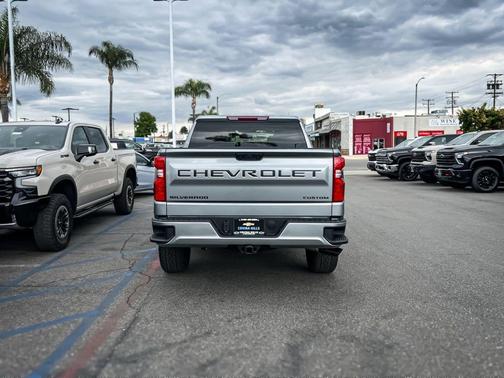 Sterling Gray Metallic 2026 Chevrolet Silverado 1500 Custom
