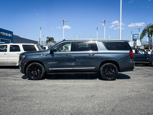 Dark Sky Metallic 2021 GMC Yukon XL Denali