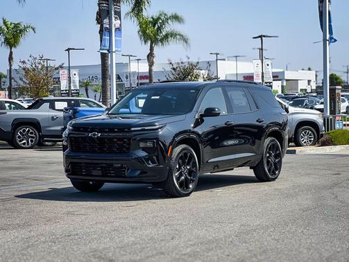 Mosaic Black Metallic 2026 Chevrolet Traverse RS