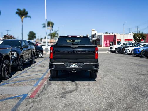 Black 2026 Chevrolet Silverado 1500 Custom