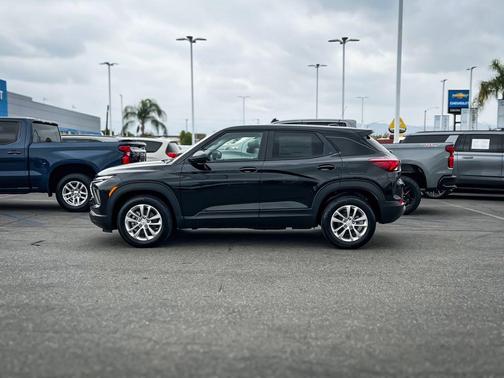 Mosaic Black Metallic 2026 Chevrolet Trailblazer LS