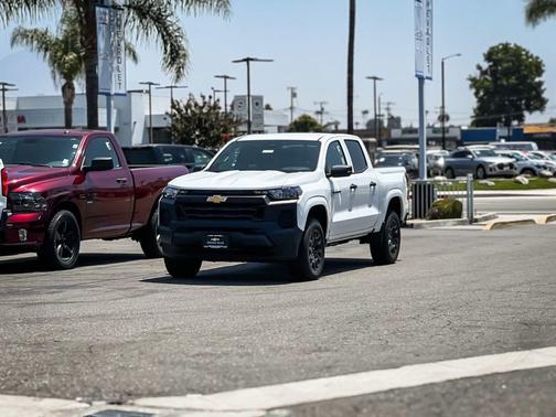 Summit White 2026 Chevrolet Colorado WT
