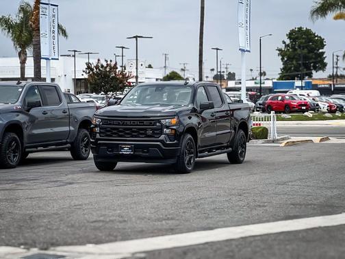 Black 2026 Chevrolet Silverado 1500 Custom