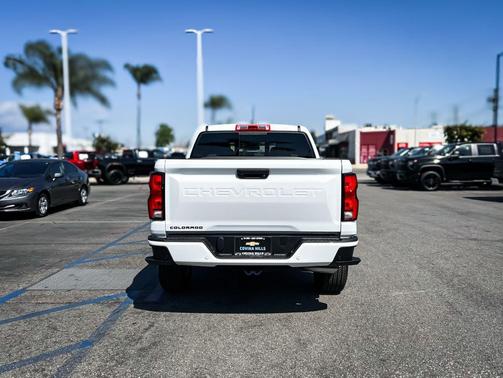 Summit White 2026 Chevrolet Colorado LT