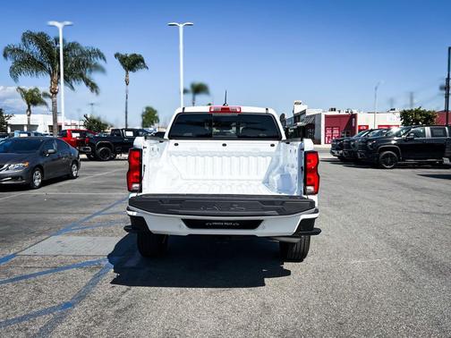 Summit White 2026 Chevrolet Colorado LT