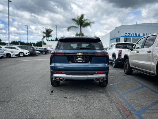 Lakeshore Blue 2026 Chevrolet Traverse LT