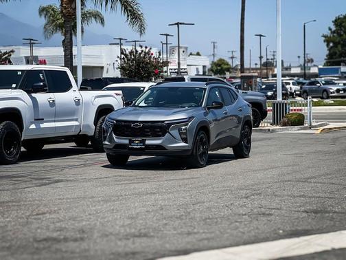 Sterling 2026 Chevrolet Trax LT