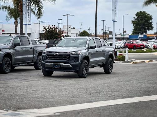 Sterling Gray Metallic 2026 Chevrolet Colorado Trail Boss