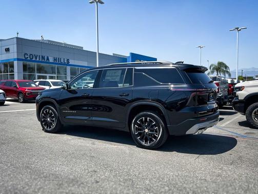 Black Metallic 2026 Chevrolet Traverse LT
