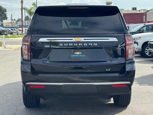 2023 Chevrolet Suburban LT