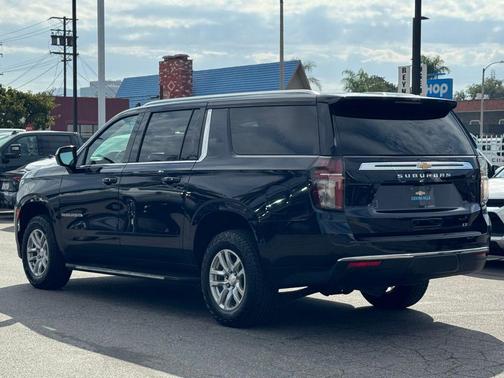 2023 Chevrolet Suburban LT